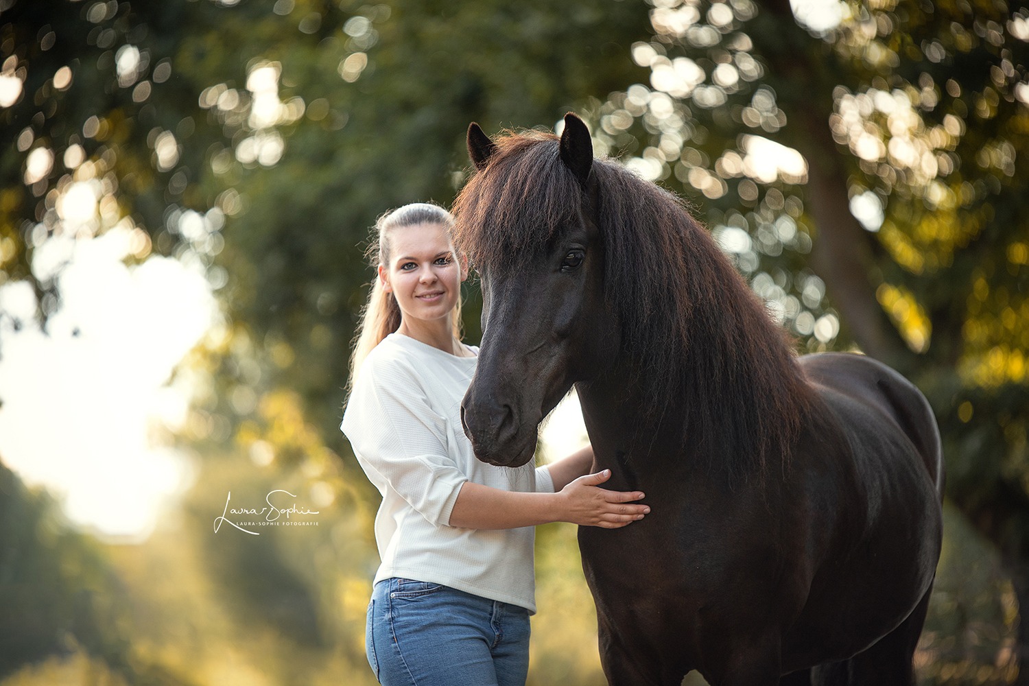 Fotoshooting Besitzerin Pferd Isländer Mardorf Weide Pony